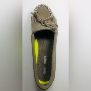 MINNETONKA Women’s Kilty plus Gray Hardsole